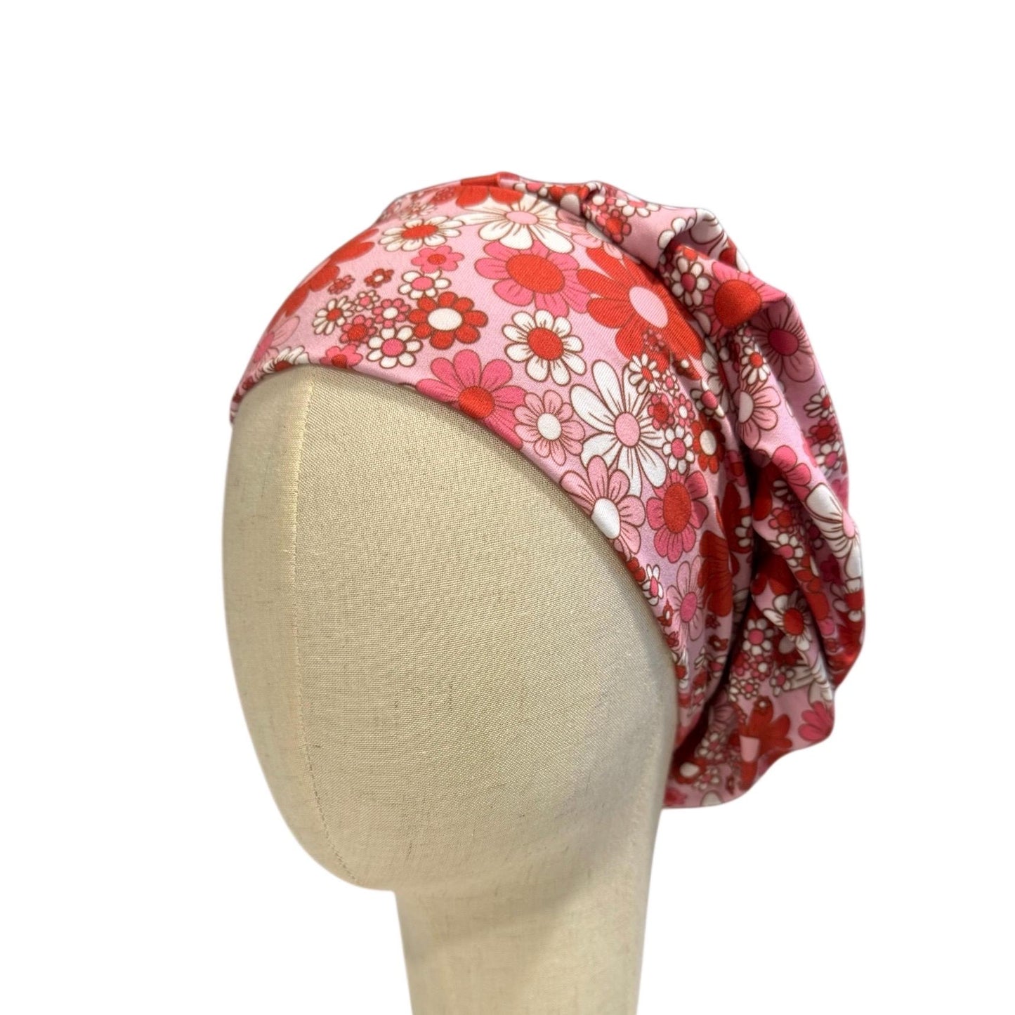 Retro Daisy Scrub Cap, Pink Red Floral Scrub Hat, Stretchy Bouffant Surgical Cap, Ponytail Friendly Nurse/Doctor OR Cap, Groovy Flower Power
