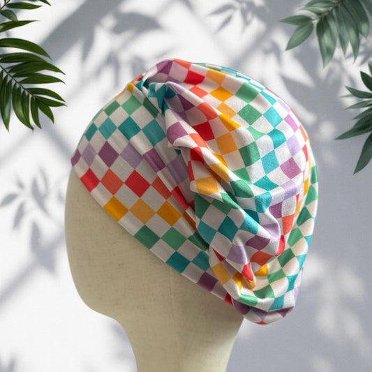 Retro Checkerboard Scrub Cap – Colorful Pastel Bouffant Stretch Scrub Hat for Nurses, Doctors, Dental & Vet Techs