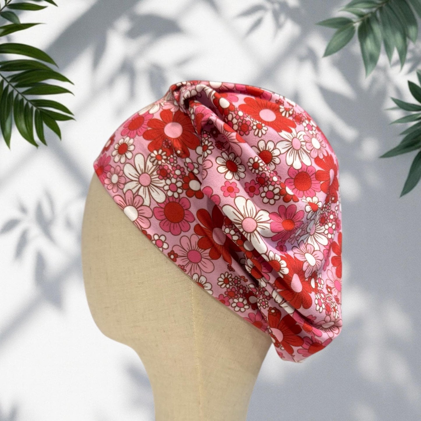 Retro Daisy Scrub Cap, Pink Red Floral Scrub Hat, Stretchy Bouffant Surgical Cap, Ponytail Friendly Nurse/Doctor OR Cap, Groovy Flower Power