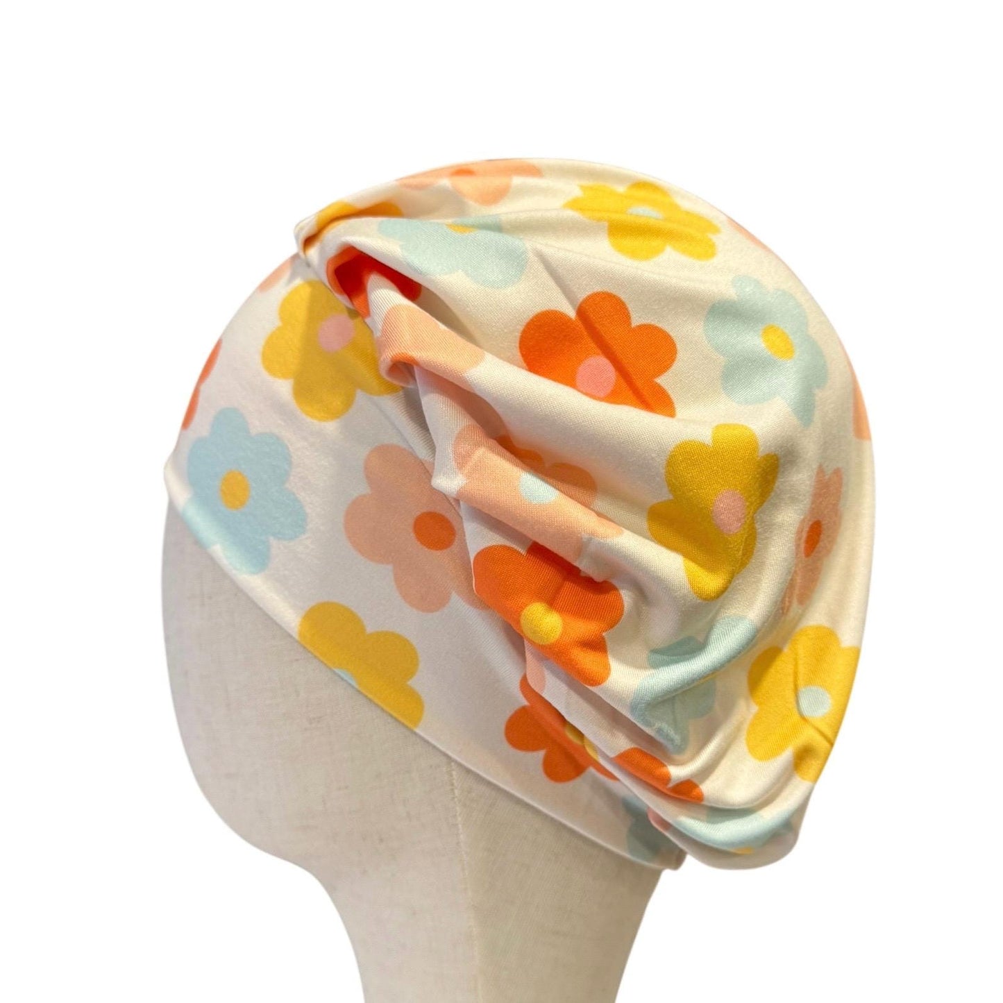 Retro Daisy Bouffant Scrub Cap | Pastel Floral Surgical Hat | 70s Flower Nurse Cap