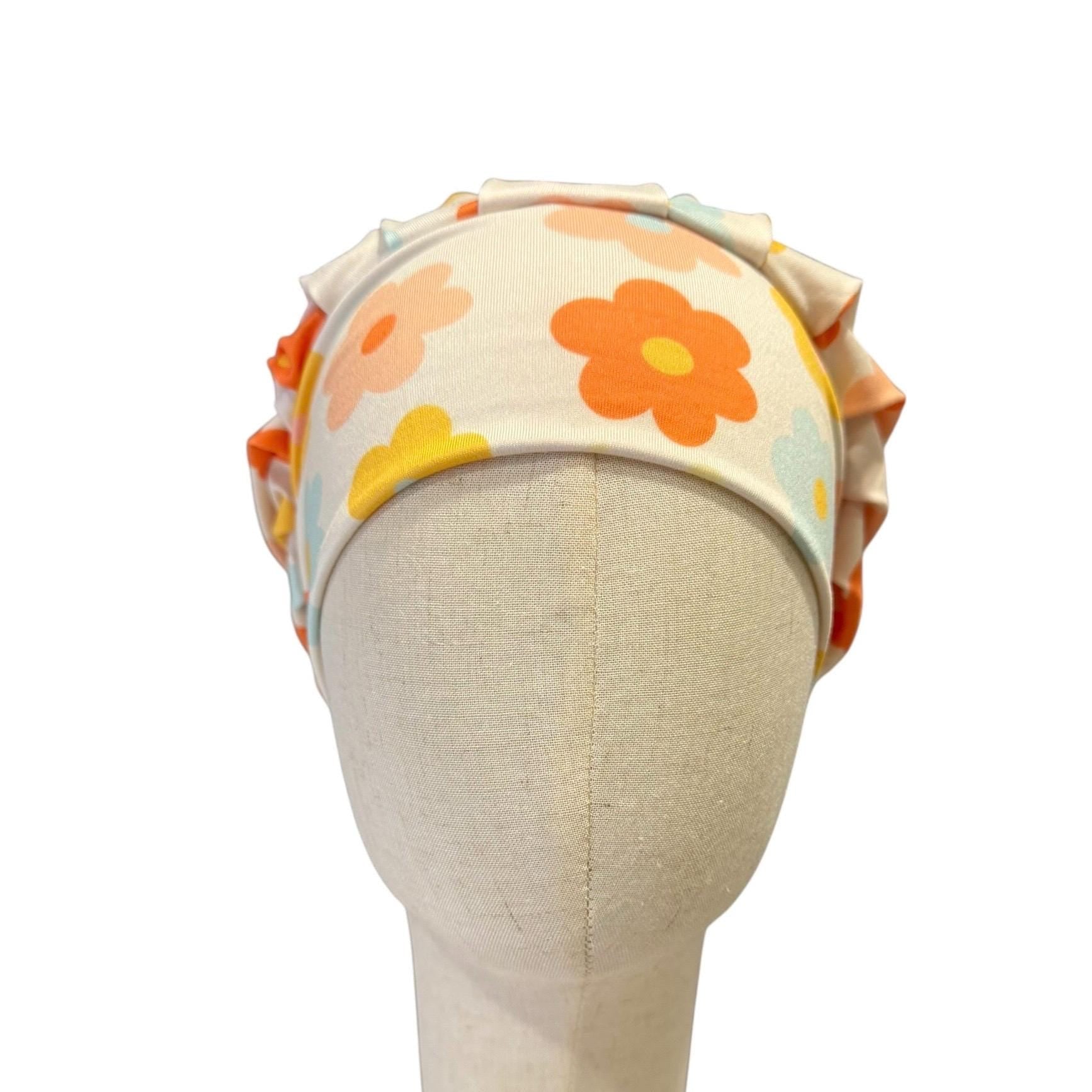 Retro Daisy Bouffant Scrub Cap | Pastel Floral Surgical Hat | 70s Flower Nurse Cap