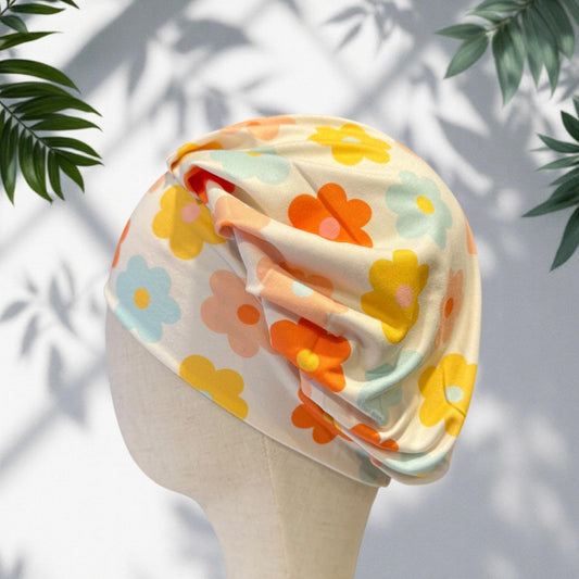 Retro Daisy Bouffant Scrub Cap | Pastel Floral Surgical Hat | 70s Flower Nurse Cap