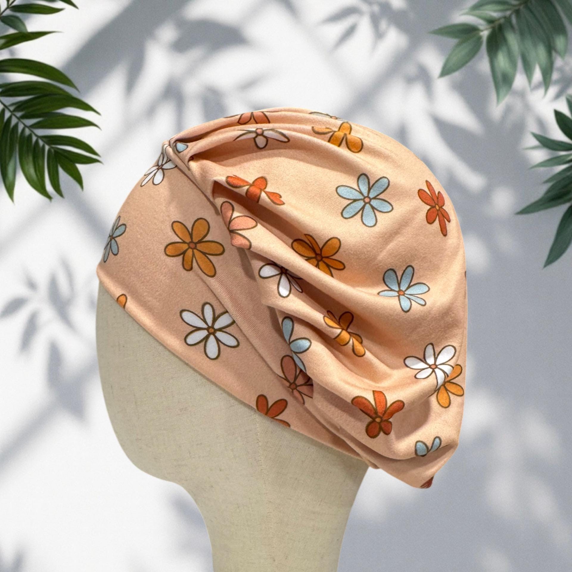 Retro Daisy Bouffant Scrub Cap, Peach Floral Surgical Hat, Groovy Flower Scrub Cap, Women’s Nurse Hat